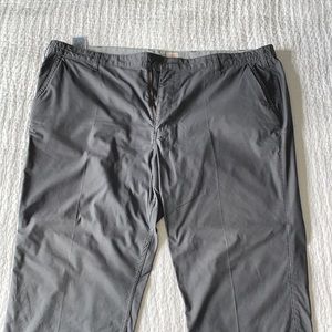 Men’s Dockers chinos. 48X32